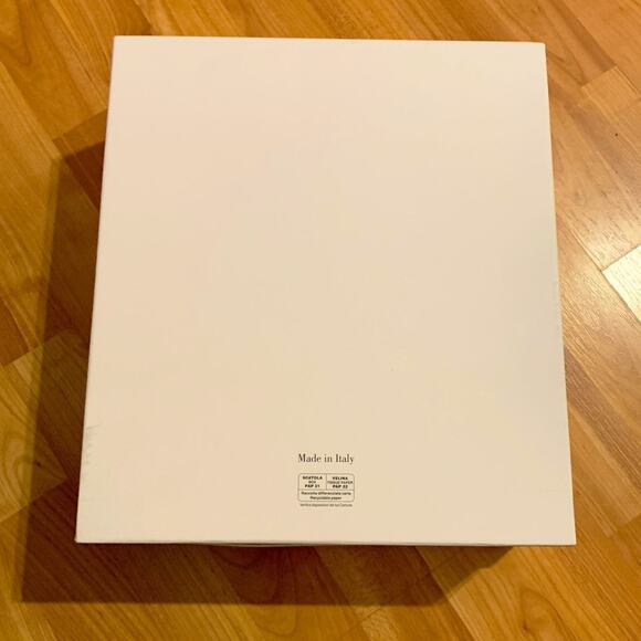 AGL empty hard shoe box - Picture 6 of 6